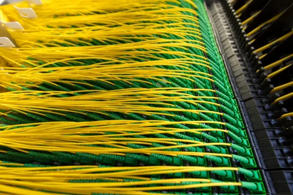 A che punto è il piano per la banda ultralarga in Italia? L’ostacolo più grande resta la burocrazia