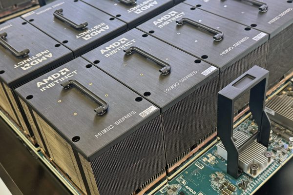 AMD non teme la bolla: gli investimenti nell'intelligenza artificiale sono una scommessa già vinta