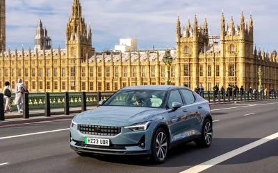 Accise sui km percorsi invece che sul carburante: l'idea britannica per le auto elettriche