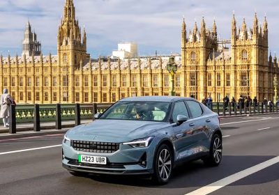 Accise sui km percorsi invece che sul carburante: l'idea britannica per le auto elettriche
