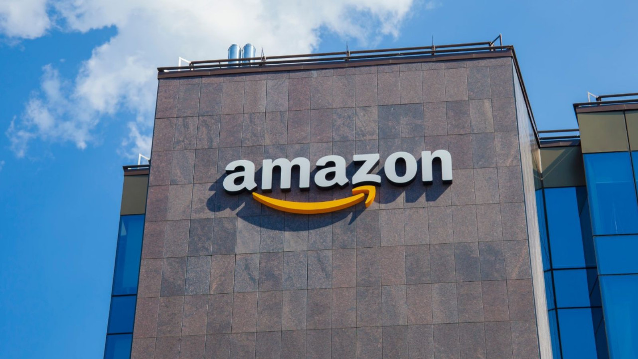 Amazon: la nuova ondata di licenziamenti non è legata all'AI, ma alla 'cultura aziendale' secondo il CEO