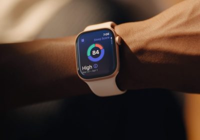Apple Watch Series 11 GPS + Cellular crolla su Amazon: il modello Jet Black da 579€ ora a 444,99€