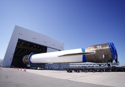 Blue Origin annuncia una nuova versione più grande e potente del razzo spaziale New Glenn