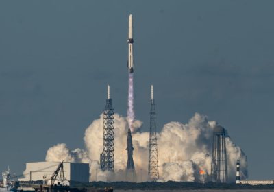 Blue Origin centra l'obiettivo: New Glenn atterra e porta ESCAPADE verso Marte