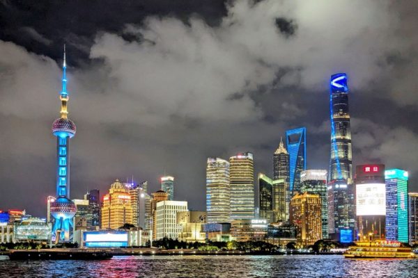 Cina: emissioni di CO2 stabili o in calo da 18 mesi grazie a rinnovabili ed EV