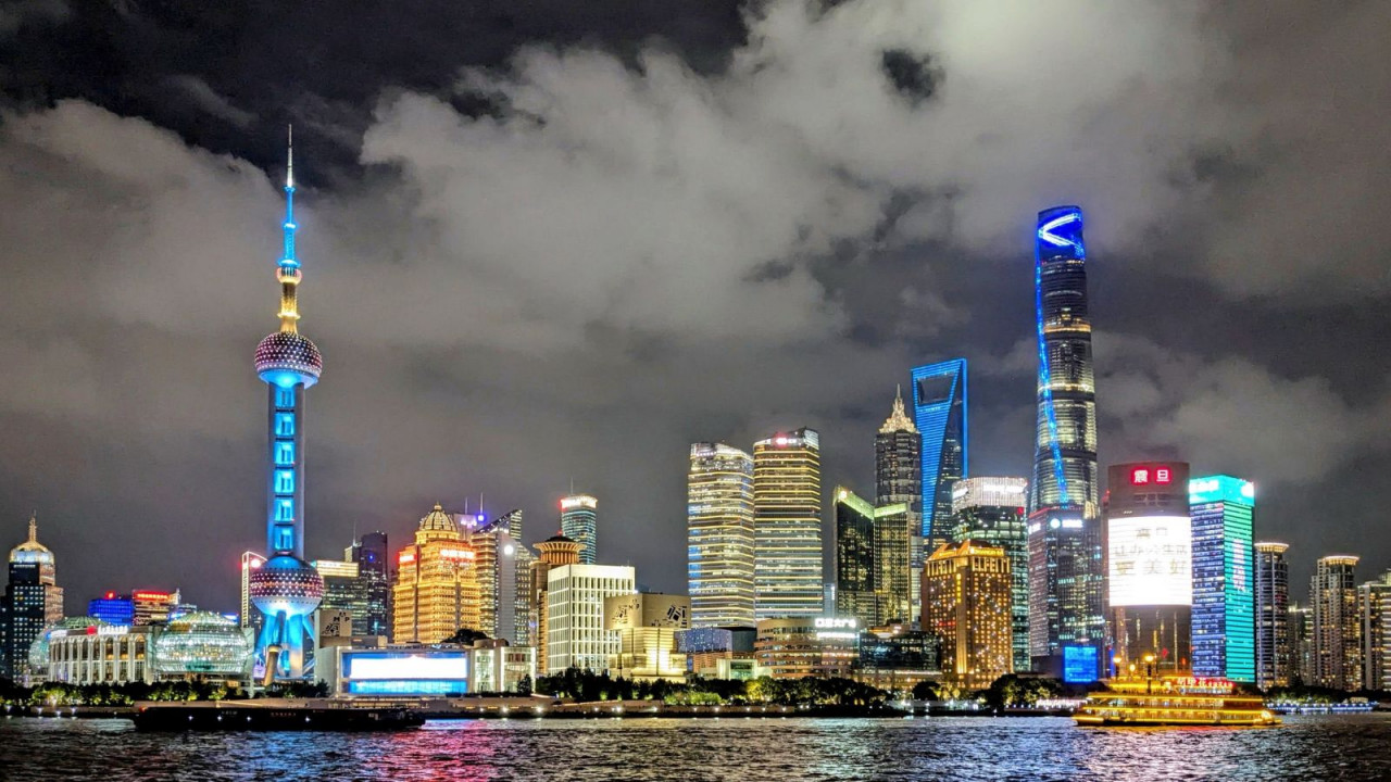 Cina: emissioni di CO2 stabili o in calo da 18 mesi grazie a rinnovabili ed EV