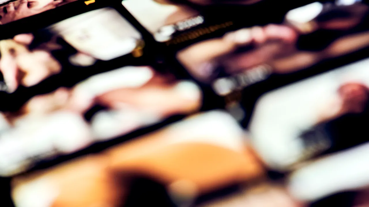 C’è un clamoroso bug di sicurezza che fa vedere i film porno su Facebook