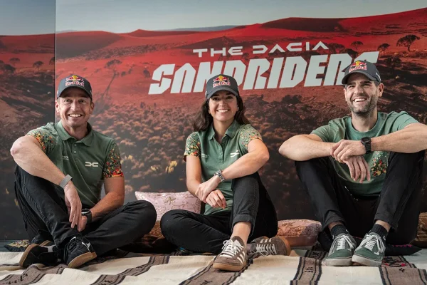 Dacia Sandriders, incontro con piloti e navigatori dopo un anno di successi (e carburante alternativo)