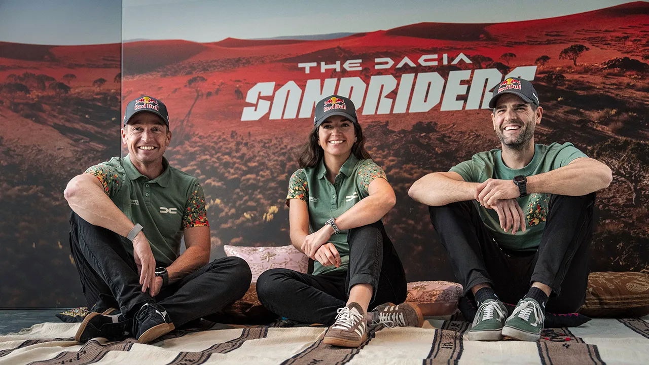 Dacia Sandriders, incontro con piloti e navigatori dopo un anno di successi (e carburante alternativo)