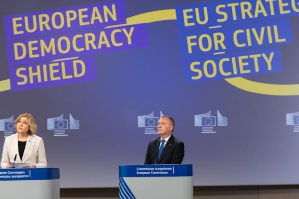 European Democracy Shield: l'Europa arruola Big Tech e influencer per difendere la democrazia digitale