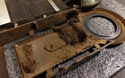 Fumo di sigaretta e sporco per 17 anni: da relitto tossico a gioiello da collezione, così è rinata questa 9800 GT