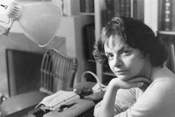 A quarant’anni dalla morte, Elsa Morante con la sua letteratura non ci consola ma ci costringe a vedere e sentire