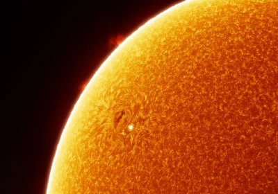 Una forte tempesta geomagnetica è in arrivo sulla Terra, ecco cosa vuol dire e cosa potrebbe succedere