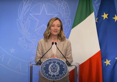 Giorgia Meloni 'una di noi': Palazzo Chigi compra su Amazon con un budget di 135 mila euro (in tre anni)
