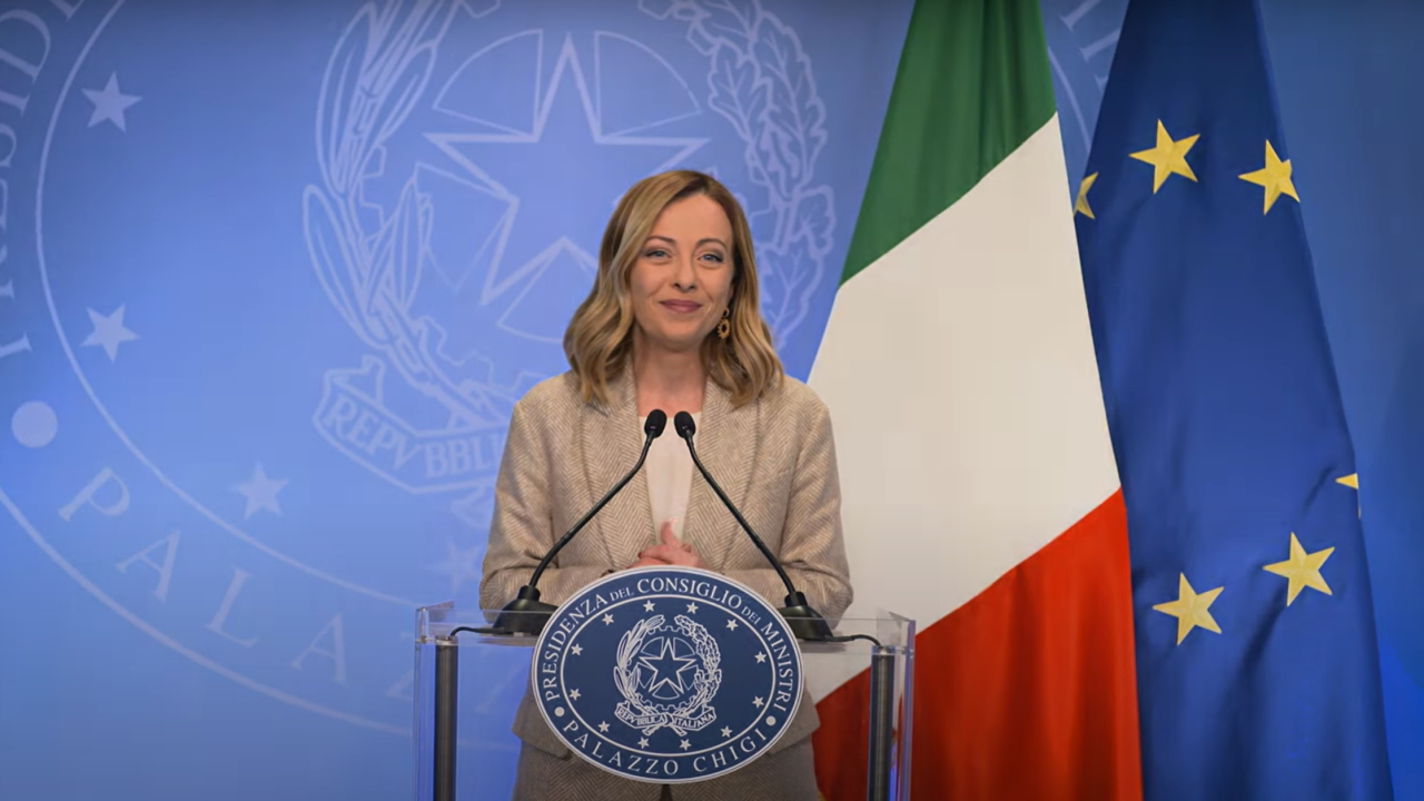 Giorgia Meloni 'una di noi': Palazzo Chigi compra su Amazon con un budget di 135 mila euro (in tre anni)