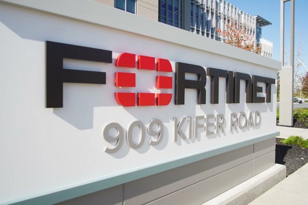 IA, zero trust, cifratura post quantum: la cybersecurity nel 2025 secondo Fortinet