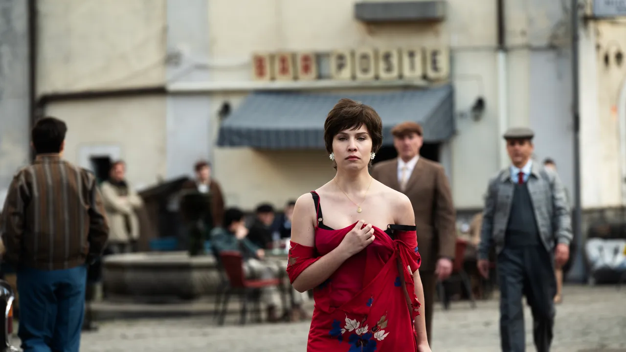 Perché ne Il Mostro e in altre serie tv italiane spesso non capiamo cosa dicono gli attori? Non è colpa nostra, parola di Luca Ward