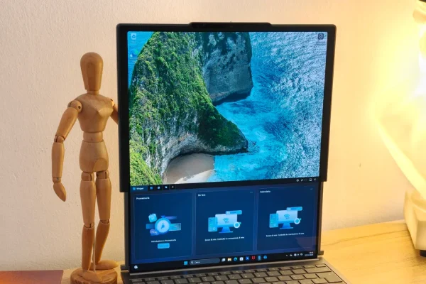 Lenovo ThinkBook Gen 6 rollable, la recensione del primo pc con lo schermo che si srotola
