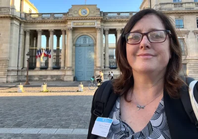 In Francia c’è una nuova inchiesta per violenze su centinaia di donne che coinvolge un ex funzionario del governo