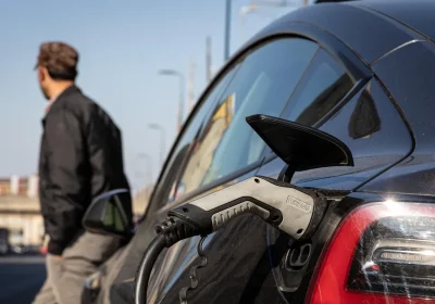 Auto elettrica, quando conviene comprarla? Te lo dice un comparatore italiano