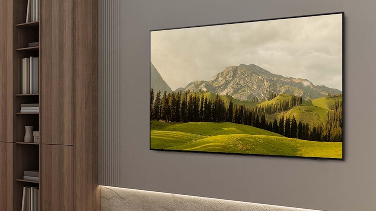 Il nuovo TV premium 2025 Samsung OLED 4K da 55" crolla su Amazon: 779€ sono veramente pochi