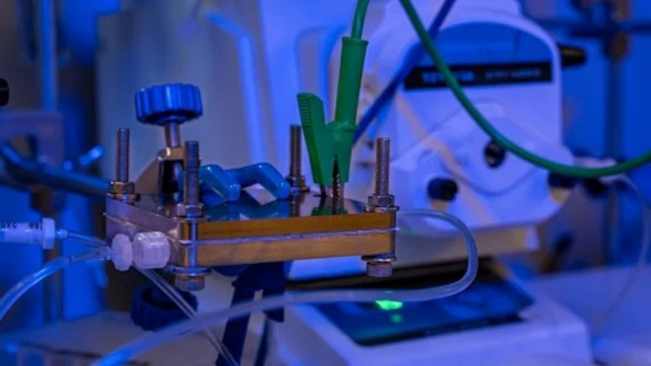 Il reattore che ricarica le batterie scartate e produce nuovo litio: la rivoluzione di Rice University