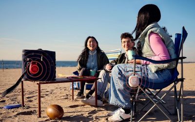 JBL Clip 5 in forte sconto su Amazon: lo speaker Bluetooth portatile perfetto per un regalo oggi a soli 39€