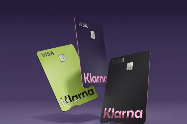 Klarna, come funziona la nuova carta di debito digitale con il pagamento in 3 rate