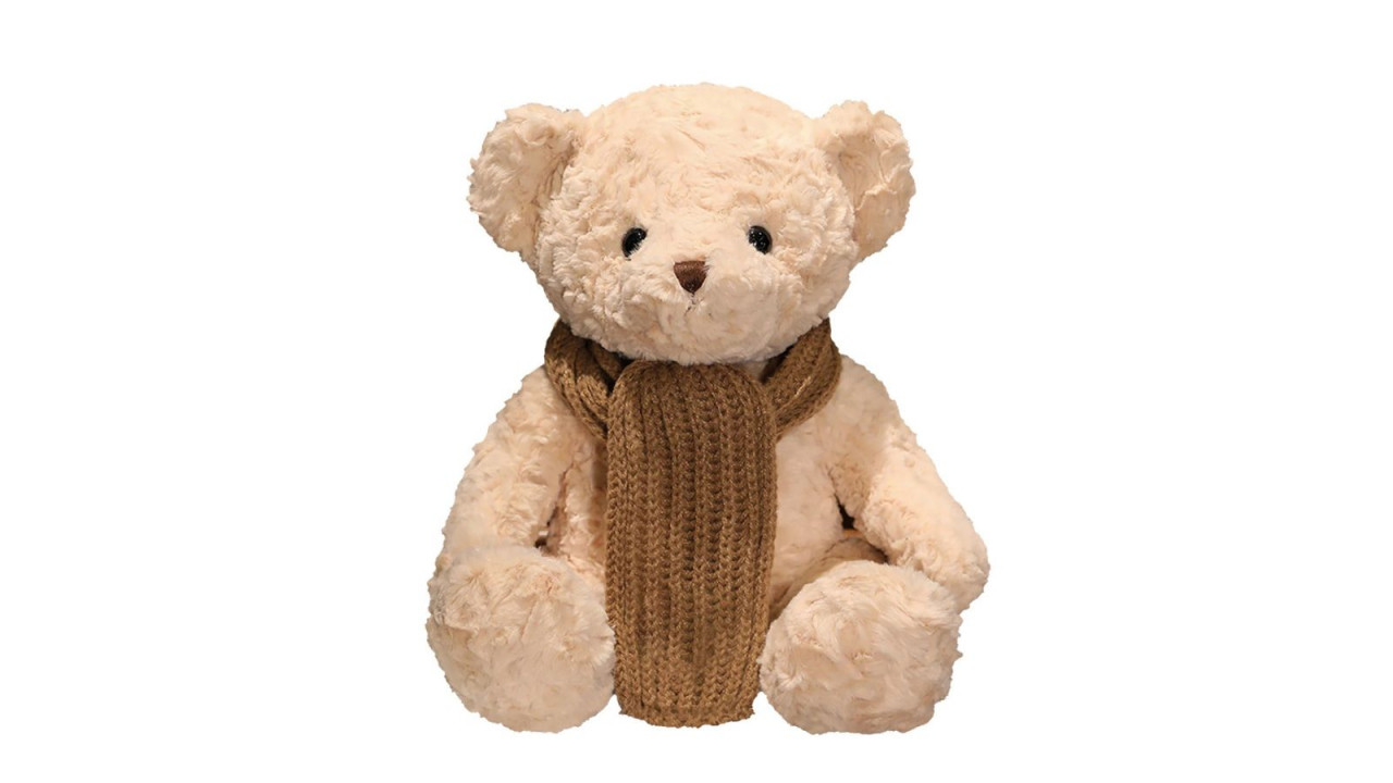 Kumma, l'orsetto AI accusato di dare consigli pericolosi ai bambini torna in vendita