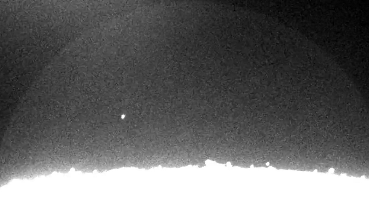 La Luna è stata colpita da un piccolo meteorite: il bagliore è stato ripreso in un video