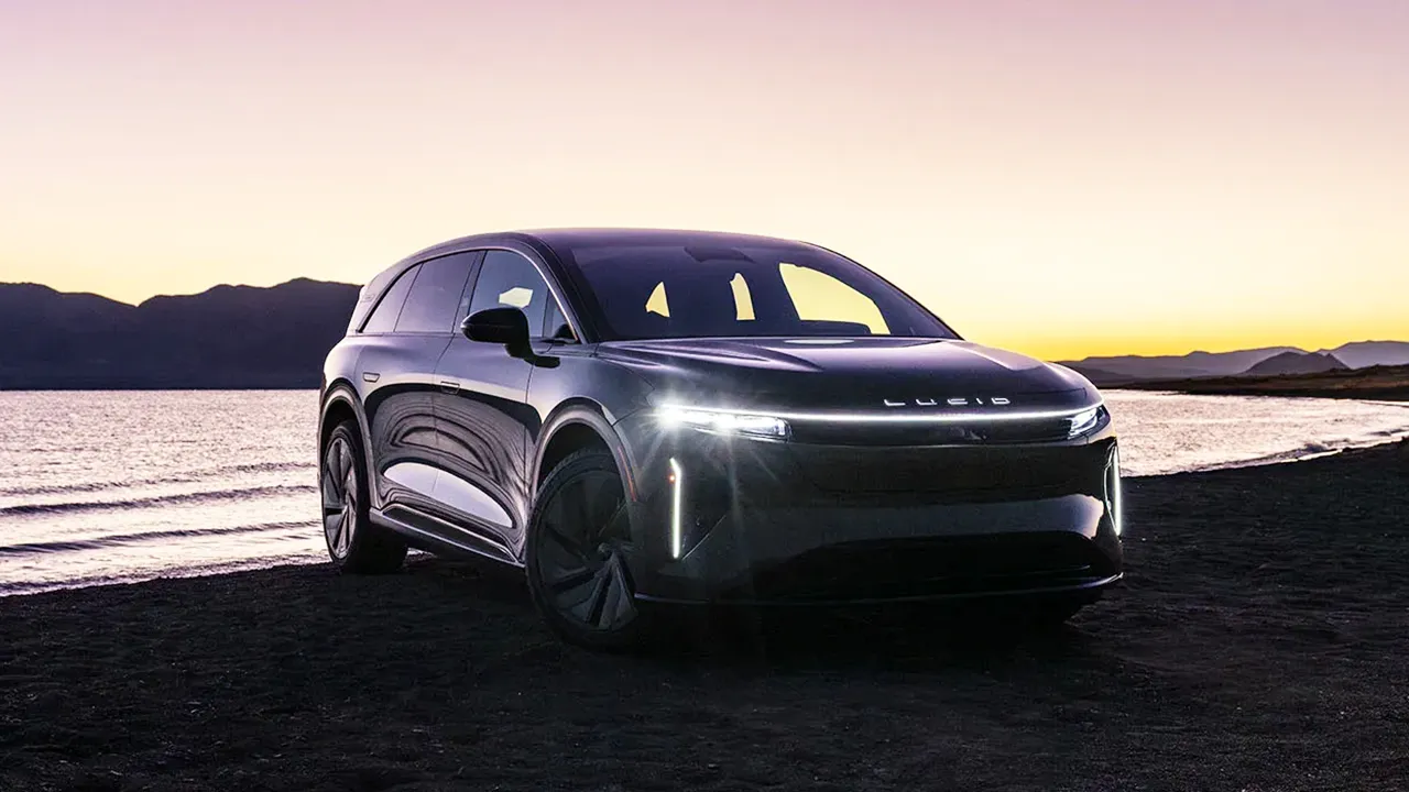 Lucid presenta Gravity Touring, il SUV elettrico è sempre al top ma costa meno