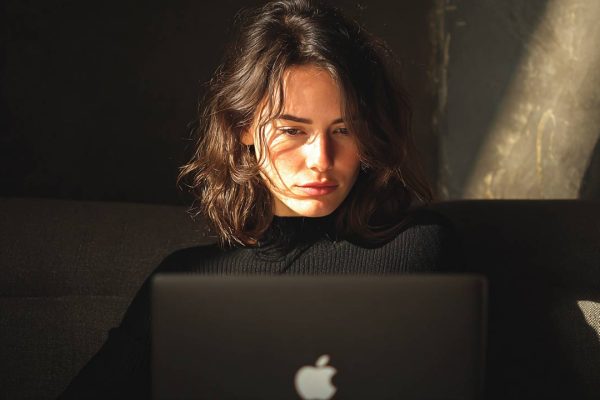 Macbook Air M4 a 879€, Mac mini M4 a 549€, Macbook Pro M5 -150€, Watch 11 -23%, iPhone 16 695€: le offerte Apple migliori su Amazon