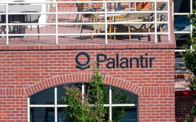 Michael Burry sfida la febbre AI: maxi scommessa da 1,1 miliardi contro Nvidia e Palantir