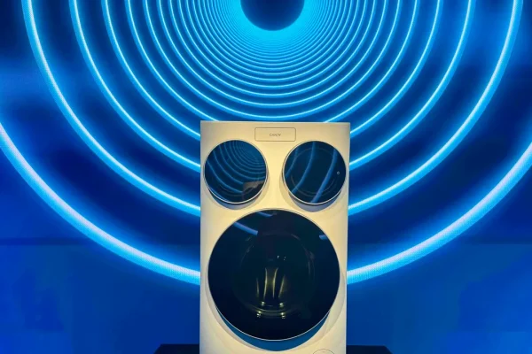 Candy MultiWash, ecco come funziona la lavatrice con tre cestelli gestita dall’AI