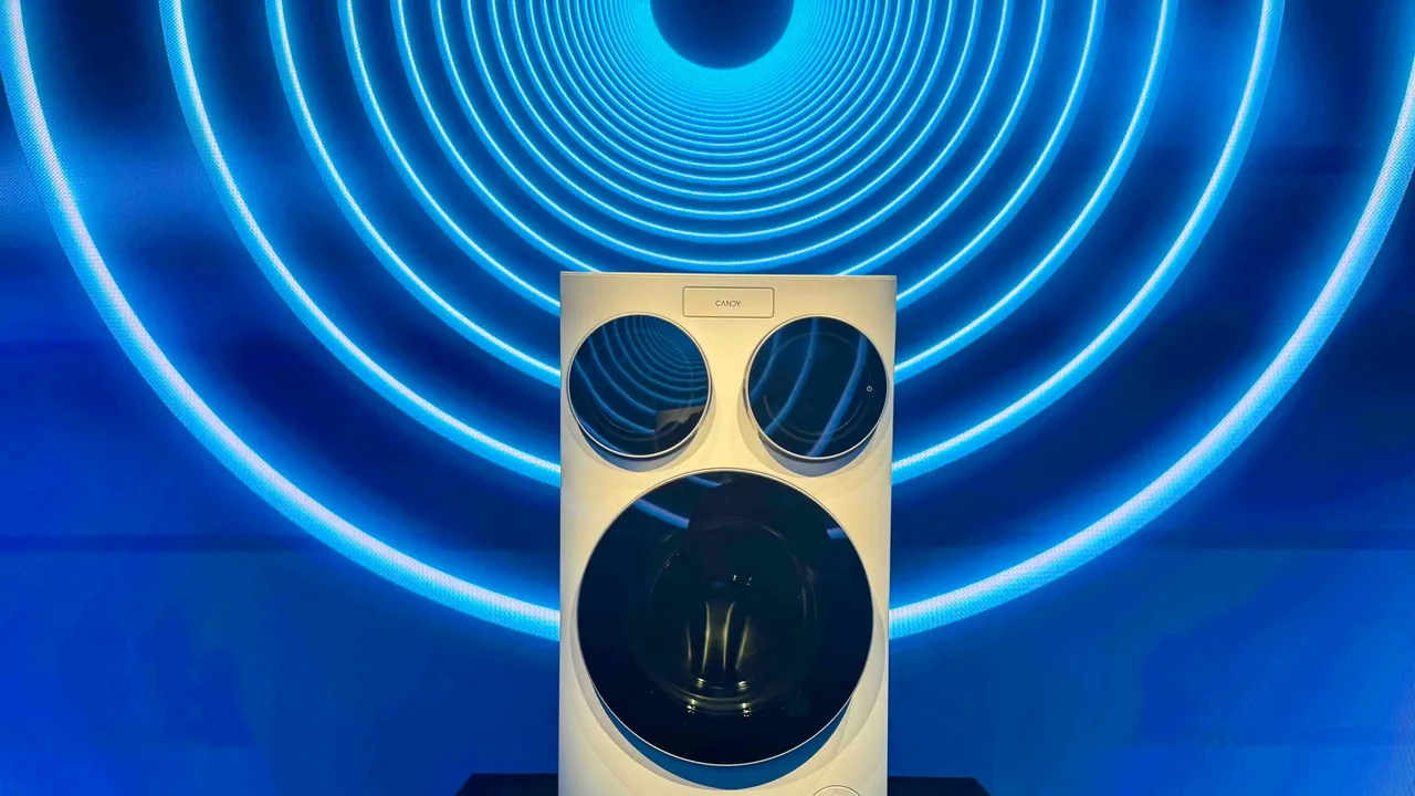 Candy MultiWash, ecco come funziona la lavatrice con tre cestelli gestita dall’AI