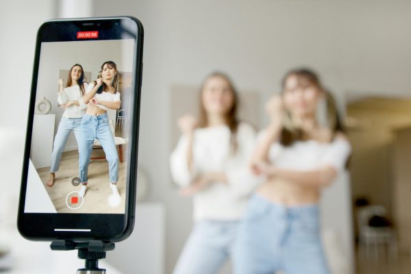 Nasce l'albo degli influencer 'rilevanti' in Italia: AGCOM ha aperto le iscrizioni
