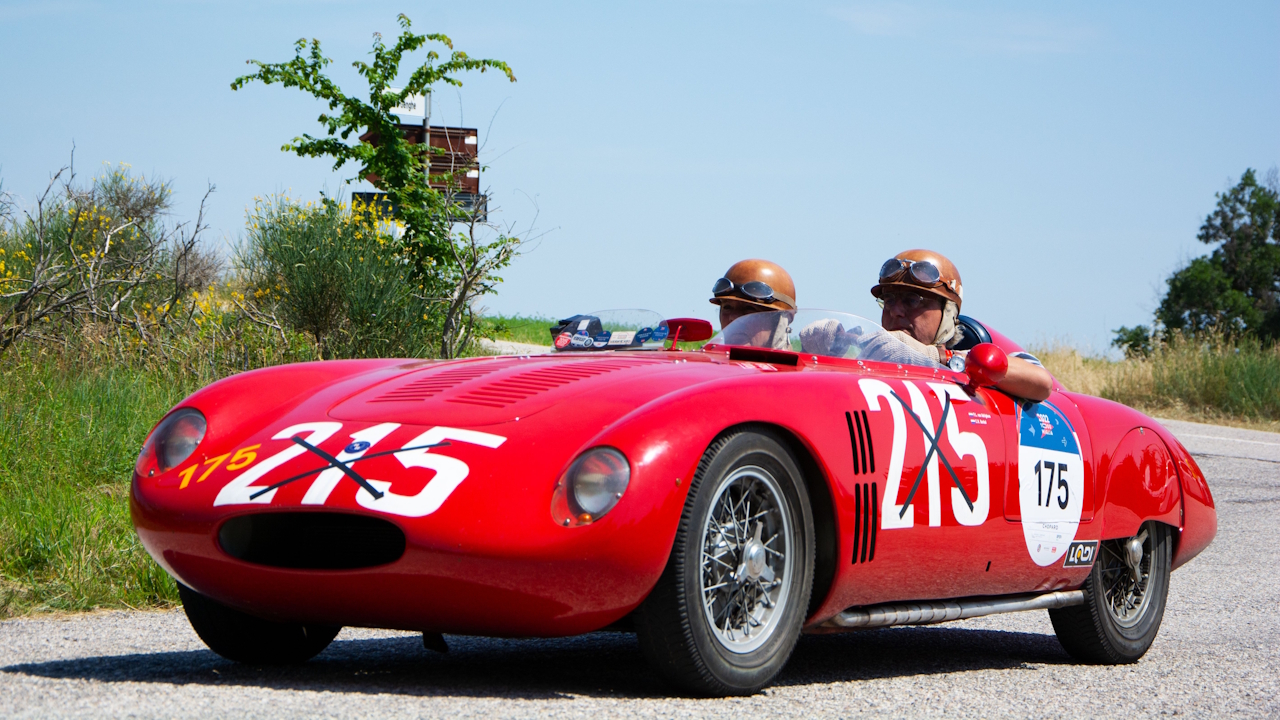 Osca rinasce: le auto dei fratelli Maserati tornano a viaggiare sulle strade italiane