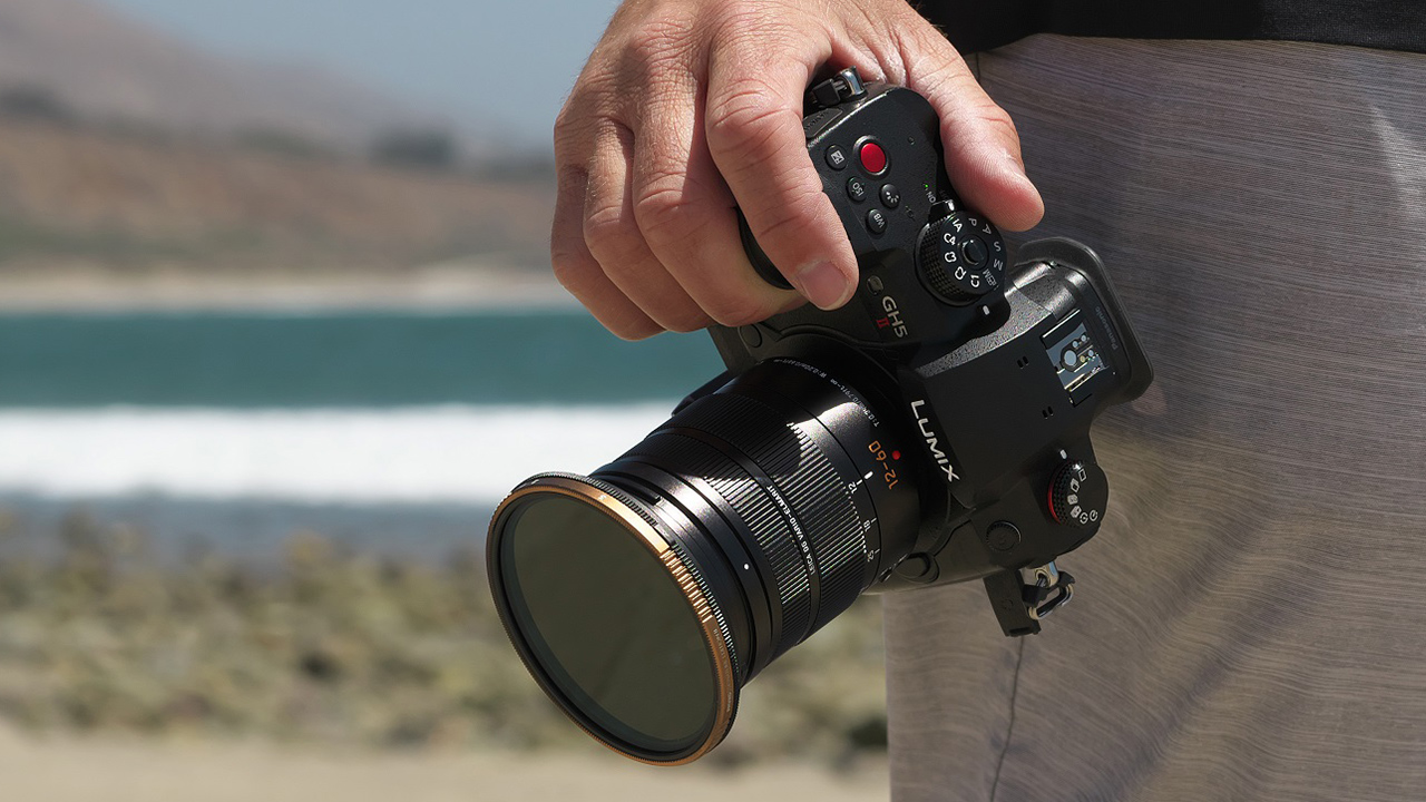 Pazzesco: Panasonic Lumix DC-GH5M2E a 799€ e Lumix S5 II con 18-40mm a 1.499€, scorte limitate