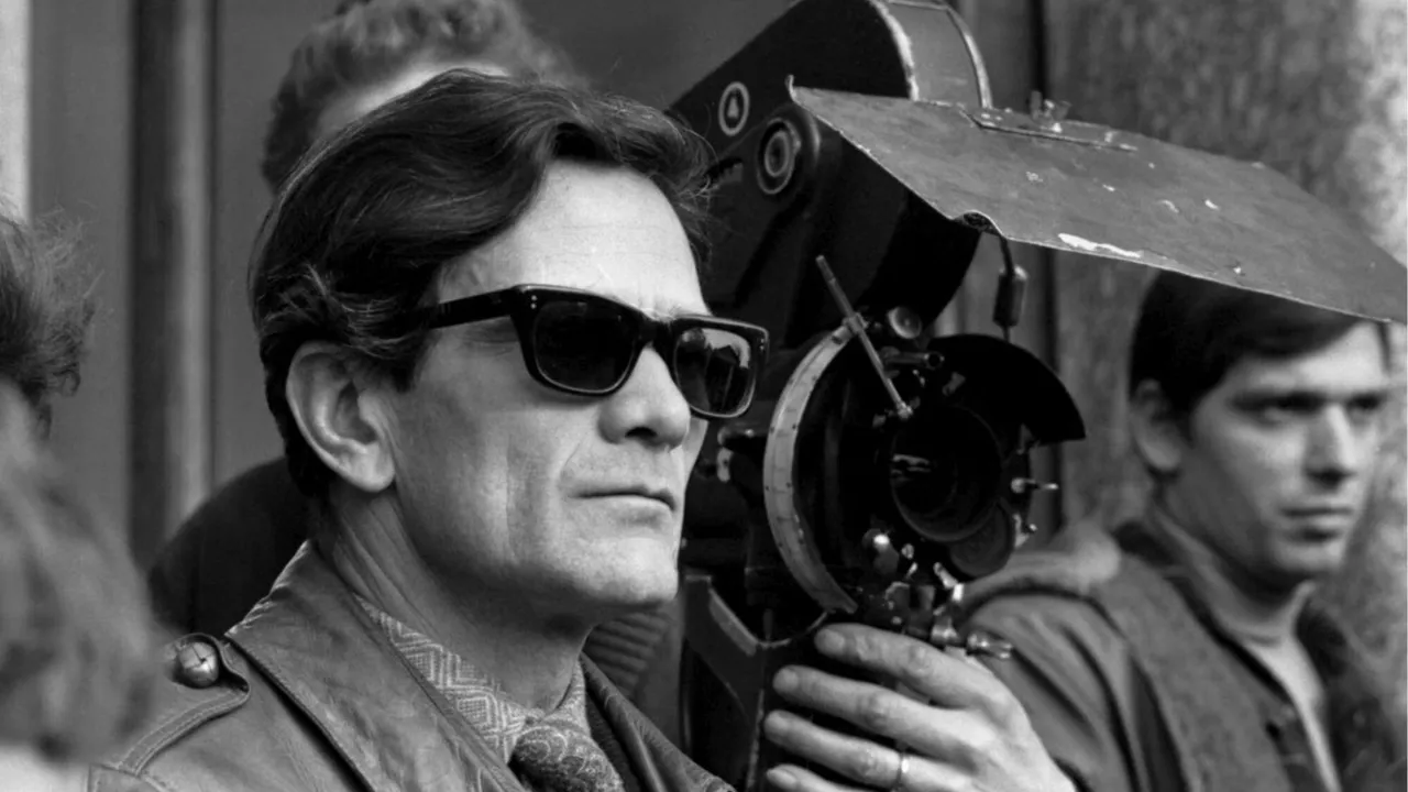 Pier Paolo Pasolini, a cinquant’anni dalla morte i film fondamentali per celebrarne il genio scomodo e visionario