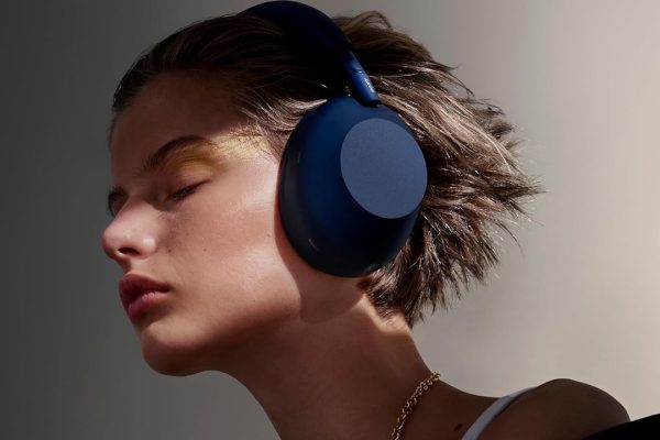 Prezzo mai visto: le Sony WH-1000XM5 Special Edition crollano a 159,99€. Noise cancelling top al minimo storico