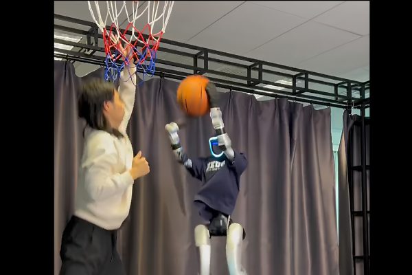 Questo robot gioca a Basket come un professionista: il livello raggiunto da Unitree G1 è impressionante!