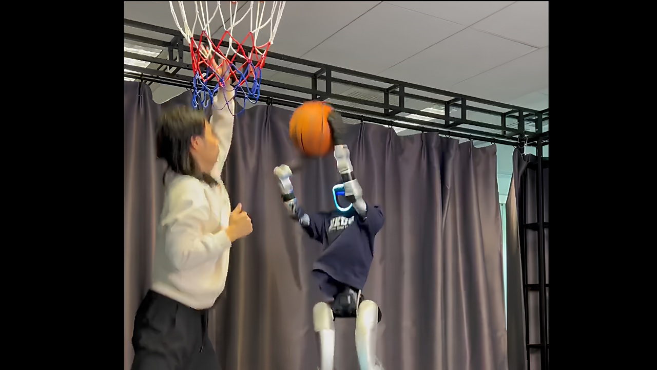 Questo robot gioca a Basket come un professionista: il livello raggiunto da Unitree G1 è impressionante!