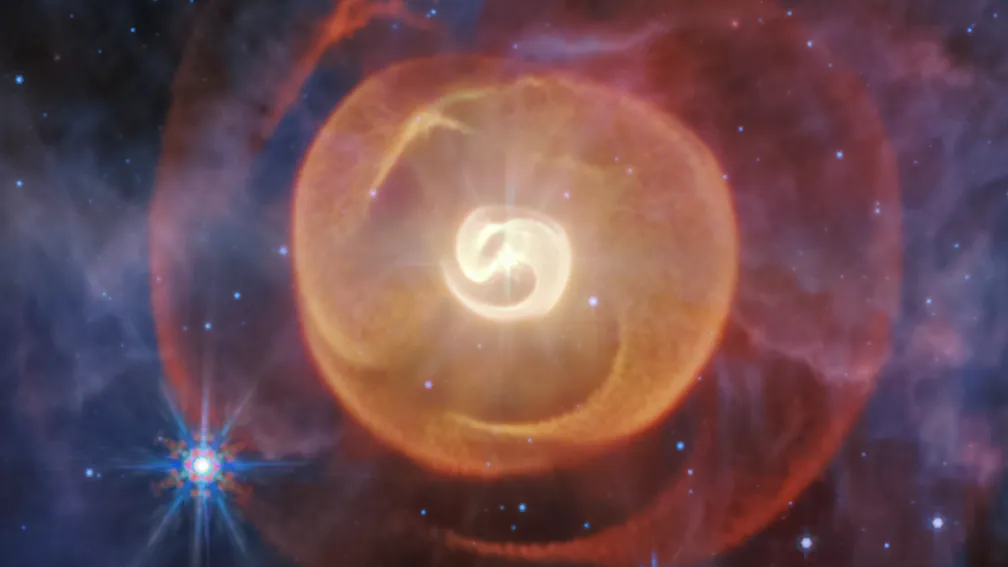 Gli occhi del James Webb regalano la straordinaria immagine di quattro anelli di polvere in espansione nel sistema stellare di Ape