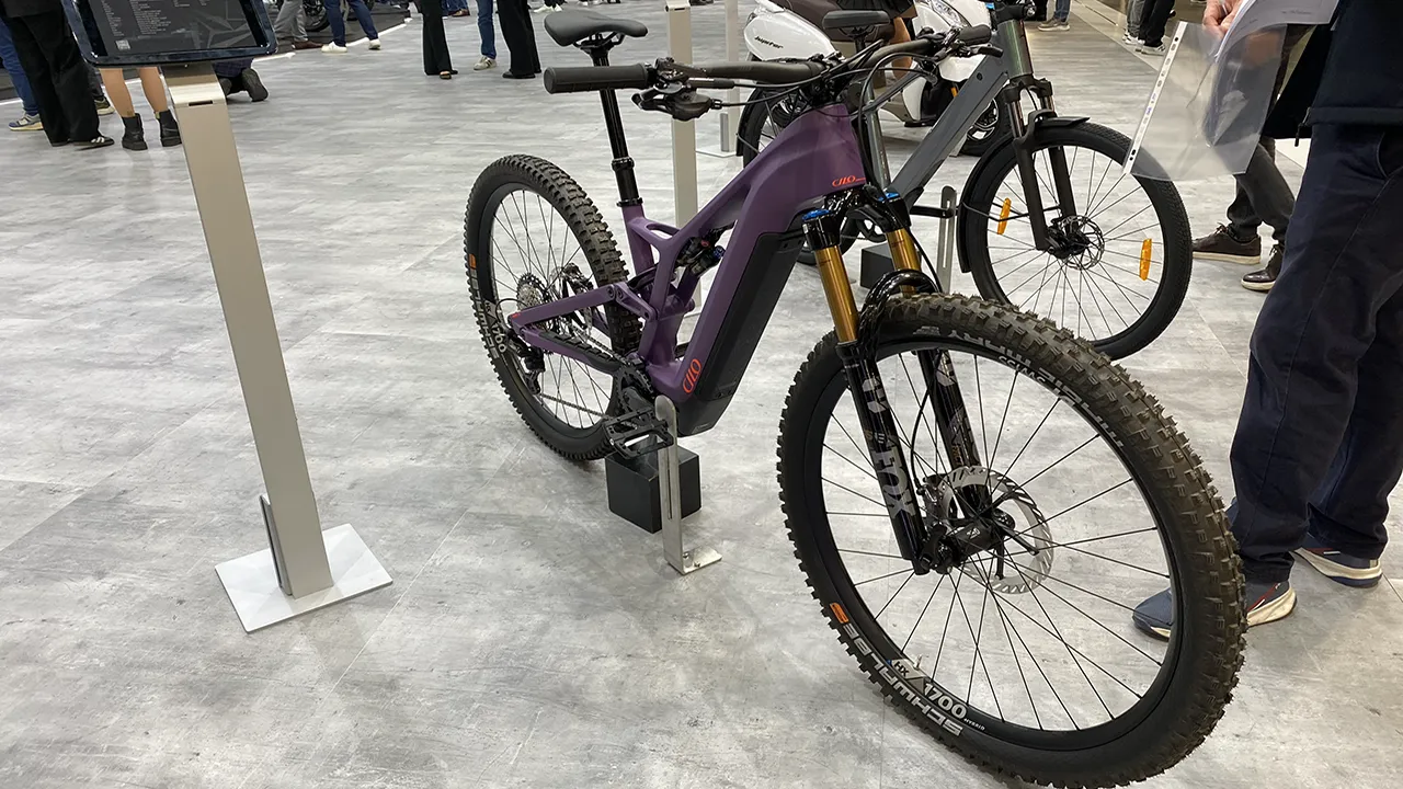 TVS non è solo moto e scooter: ecco la e-bike Cilo Tanay HC1 in carbonio