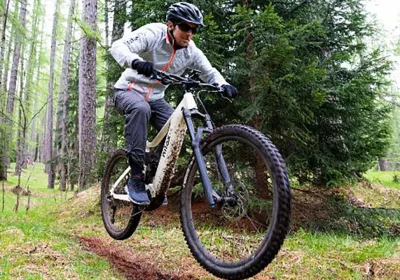 Una e-Mountain Bike di qualità ma spendendo il giusto? Super sconto di 3.000 euro