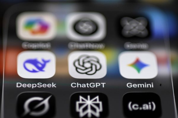 OpenAI ritira il chatbot ‘adulatorio’ citato dai casi di suicidio di minori – Software e App