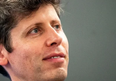 Dispositivo di OpenAI, Sam Altman e Jony Ive hanno rivelato quando finalmente lo vedremo