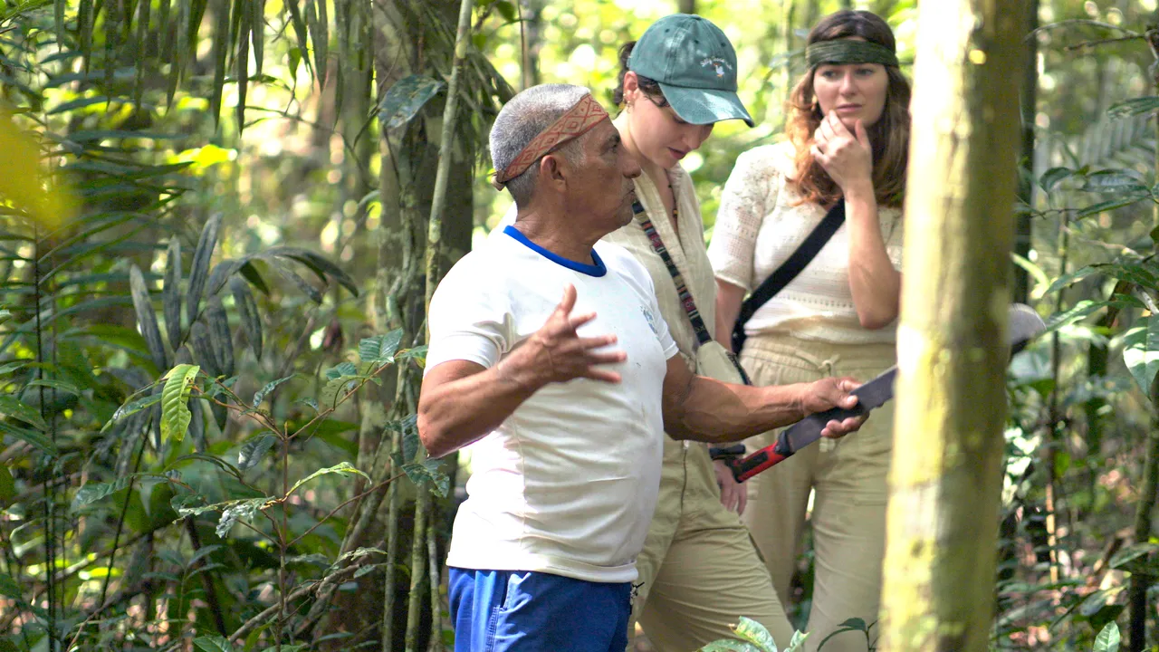 Hope è il documentario che vuole raccontare l’Amazzonia attraverso il suo equilibrio (molto fragile e molto complesso)