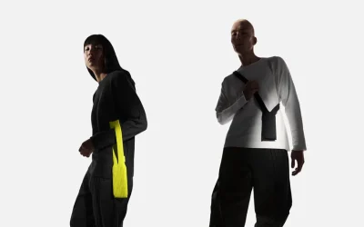 La tracolla per iPhone in maglia che costa fino a 250 euro