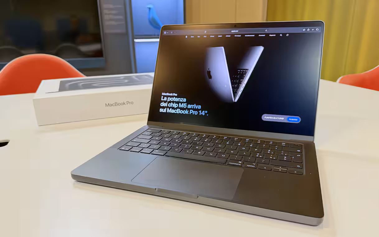 MacBook Pro 14 pollici con processore M5 2025: caratteristiche, impressioni, prove, prezzi Italia